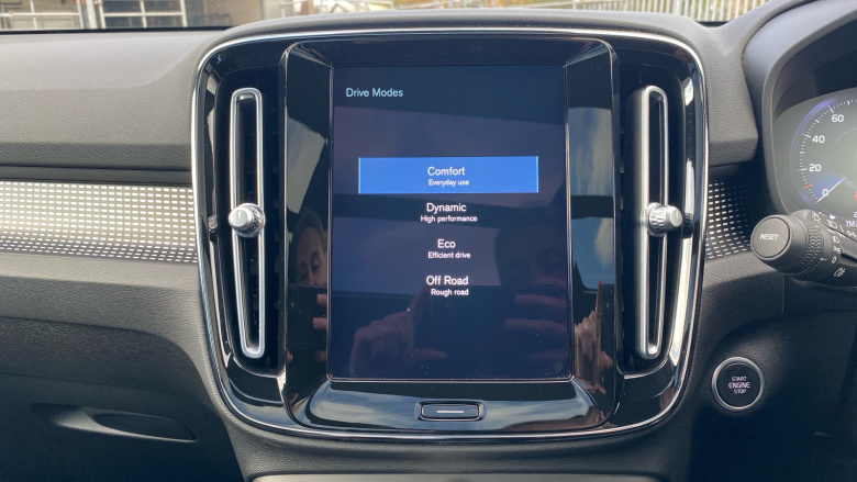 Volvo Xc40 2.0 B4P R DESIGN 5dr Auto Petrol Estate